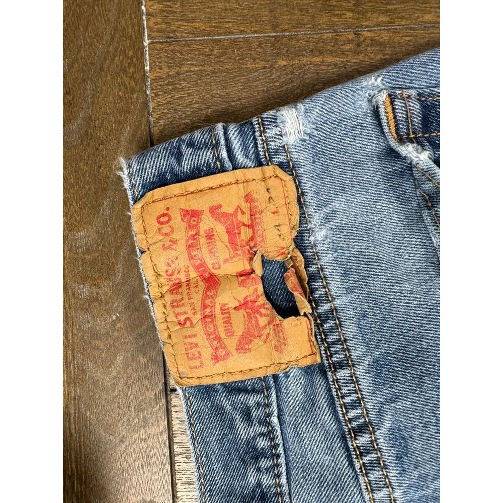 Classic Levi's 505 Distressed Men's 34x34 Light Blue Distressed Straight Leg